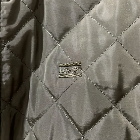 Levi’s Diamond Quilted Bomber Jacket - Army Green - Picture 5 of 6